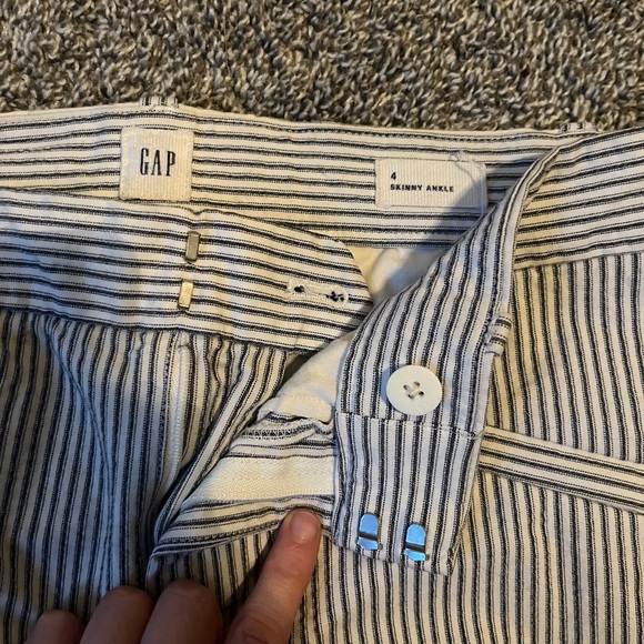 GAP pants - Picture 2 of 2